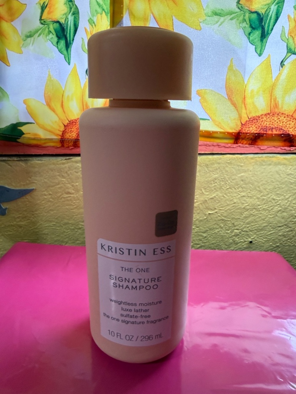 Kristin Ess The One Signature Shampoo - Soft Pink